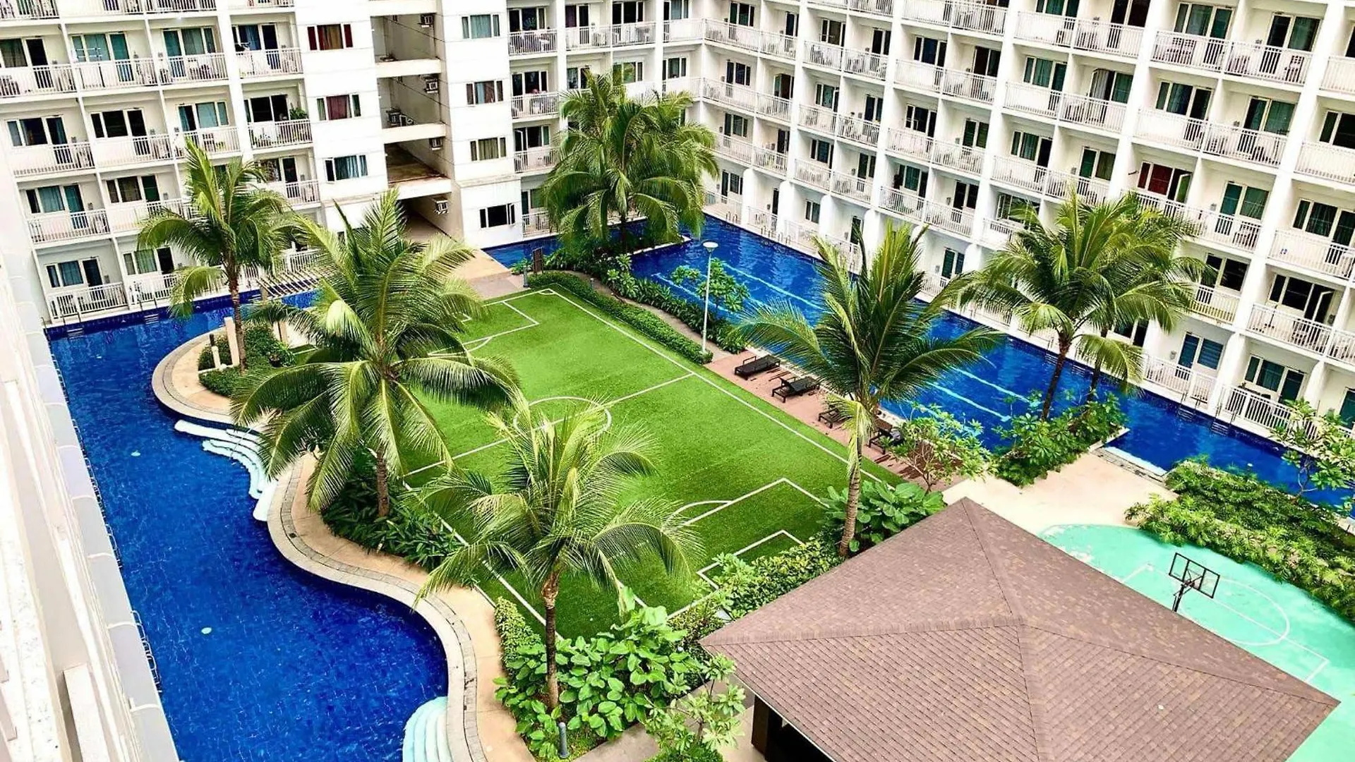 Wowstaycation Manila Philippines